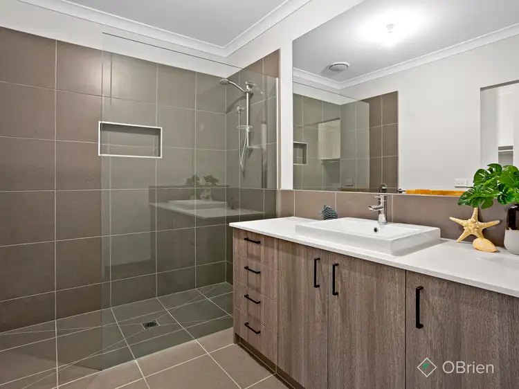 Sixth view of Homely house listing, 18 Cilroy Crescent, Cranbourne South VIC 3977