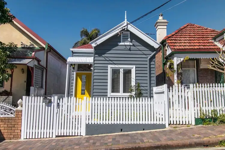 8 Nicholson Street, Tempe NSW 2044