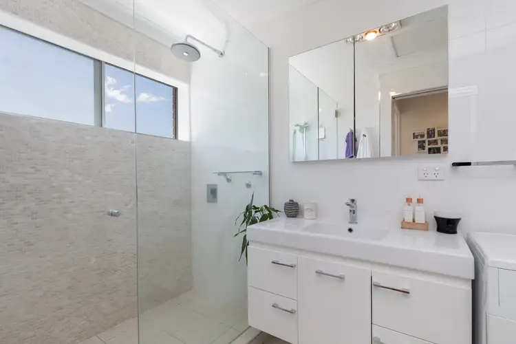 Sixth view of Homely unit listing, 8/91 Whitmore Street, Taringa QLD 4068