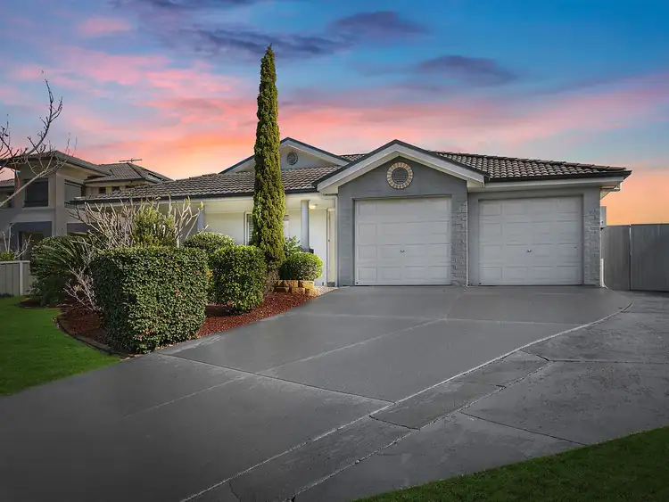 48 Quarterhorse Parade, Wadalba NSW 2259