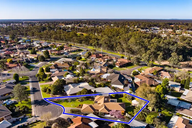 Second view of Homely house listing, 8 Hollywood Court, Strathdale VIC 3550
