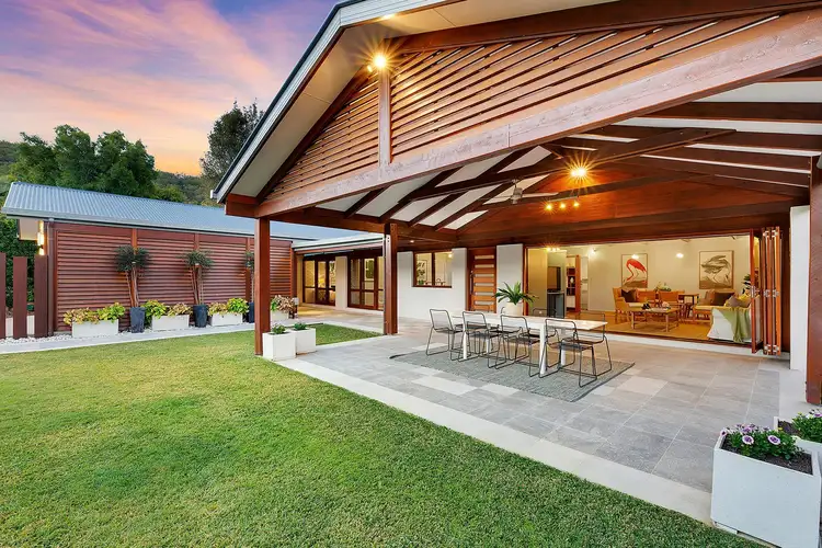 9 Minno Street, Chapel Hill QLD 4069