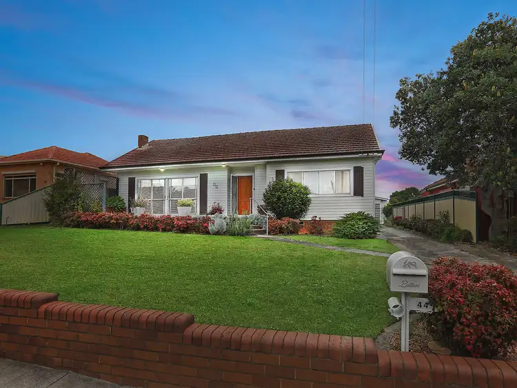 44 Bonds Road, Peakhurst NSW 2210