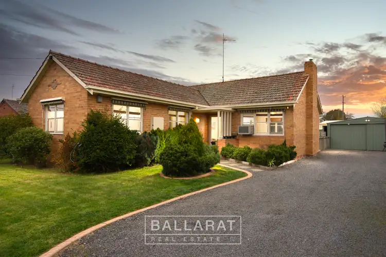 27 Waller Avenue, Newington VIC 3350
