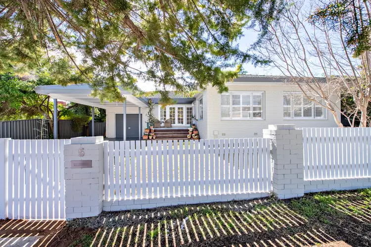 Second view of Homely house listing, 5 Highland Place, Dubbo NSW 2830