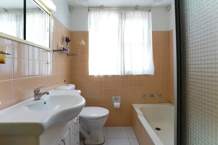 Sixth view of Homely unit listing, 2/17 Grafton Crescent, Dee Why NSW 2099