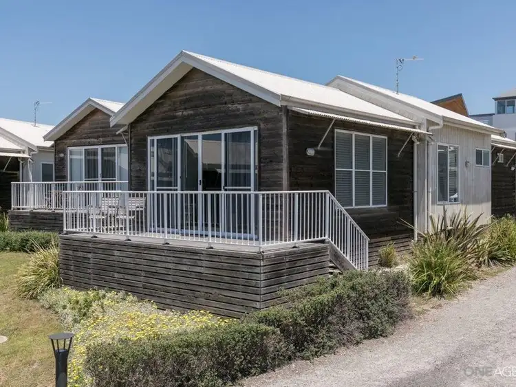 41 Seaside Circuit, Caves Beach NSW 2281