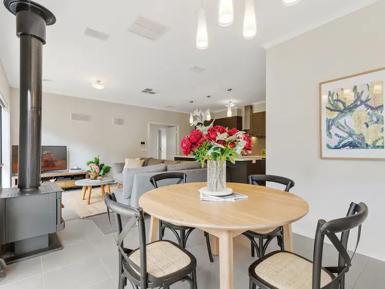 Fifth view of Homely house listing, 2 Bristow Court, Mount Clear VIC 3350