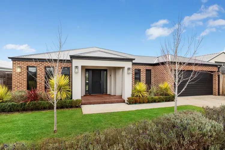9 Tuxedo Drive, Gisborne VIC 3437