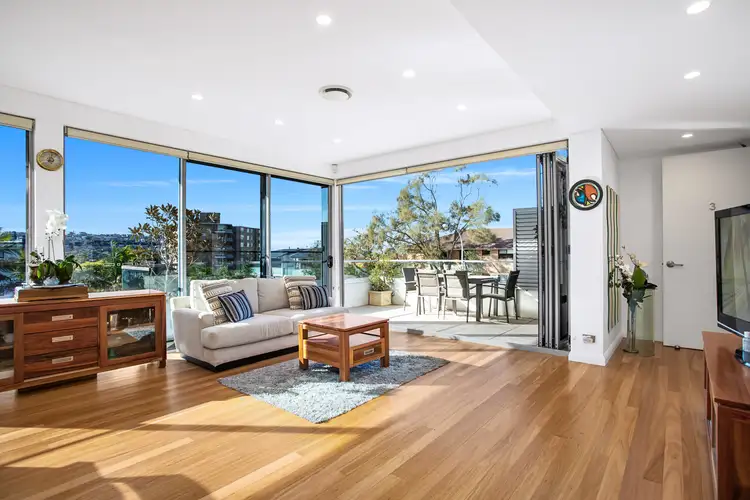 Main view of Homely unit listing, 3/82 Howard Avenue, Dee Why NSW 2099