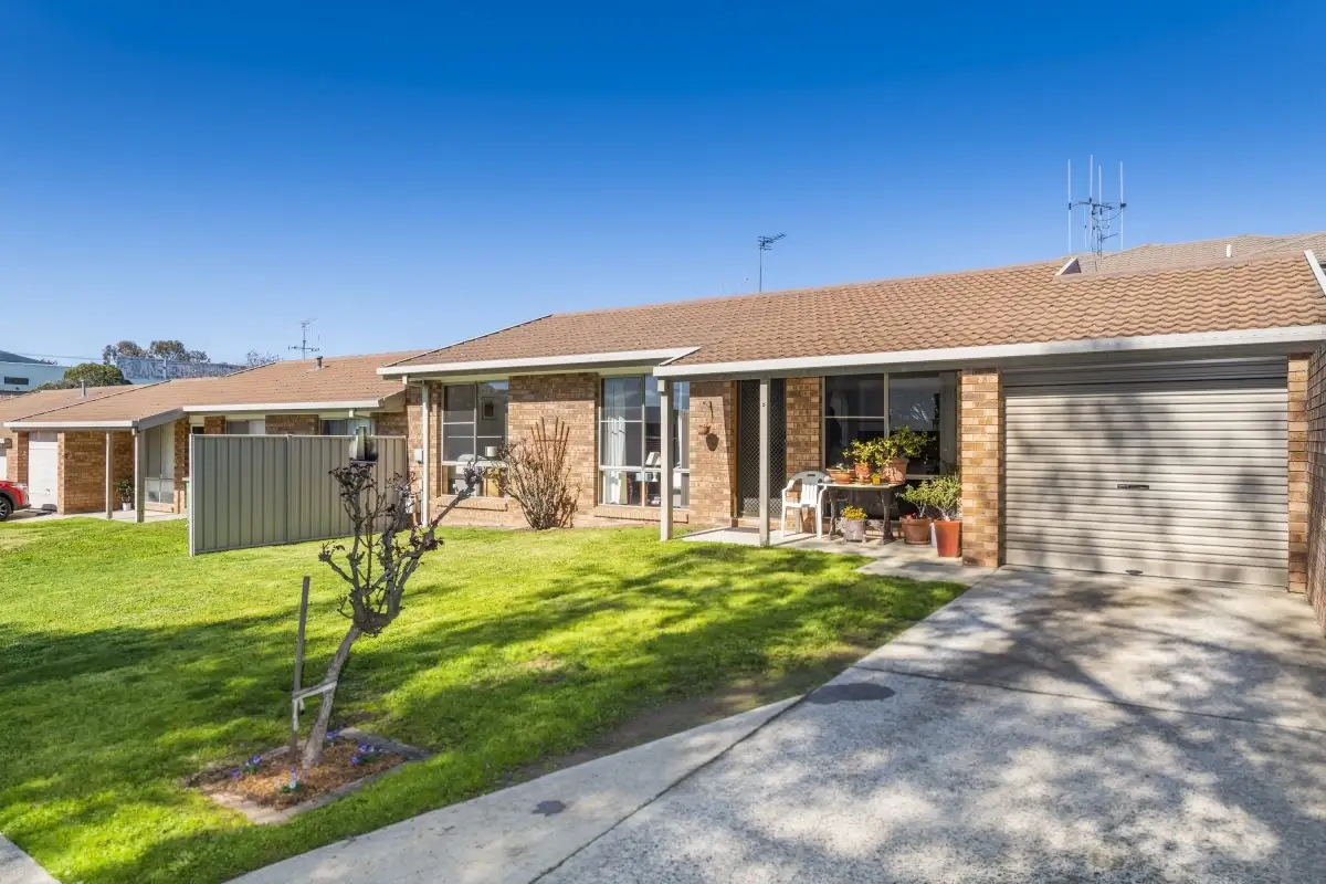 Main view of Homely townhouse listing, 5/21 Ross Road, Queanbeyan NSW 2620