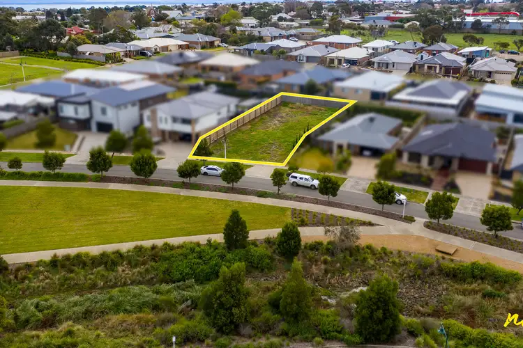 7 Waterhaven Boulevard, Drysdale VIC 3222
