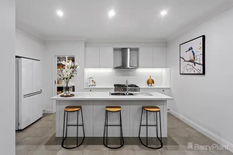 Second view of Homely house listing, 5 Nandina Court, Strathdale VIC 3550