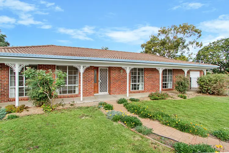 2 Blake Place, Tamworth NSW 2340