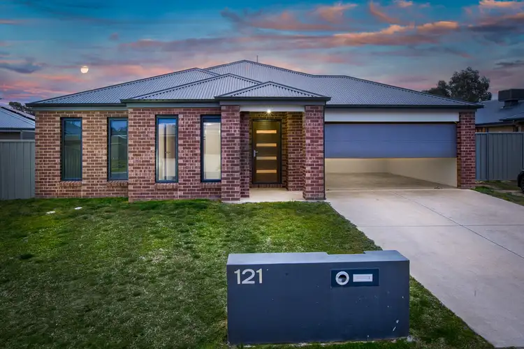 121 Cambridge Drive, Thurgoona NSW 2640