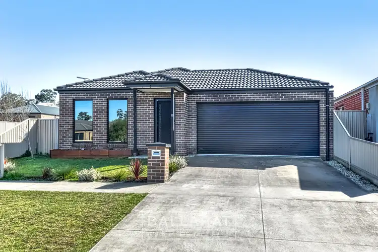 16 Cartledge Avenue, Mount Clear VIC 3350