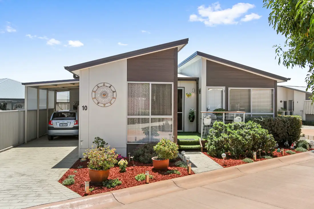 Main view of Homely villa listing, 10 Broadlands, Tamworth NSW 2340