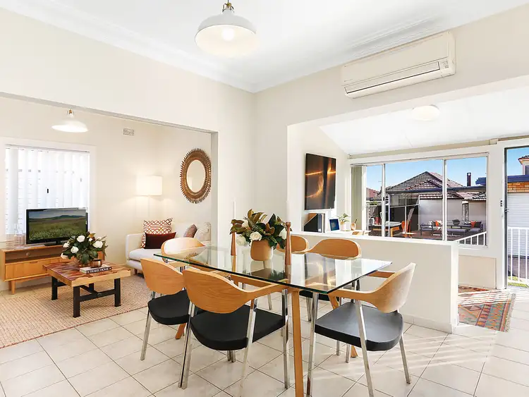 8 Vivienne Street, Kingsgrove NSW 2208