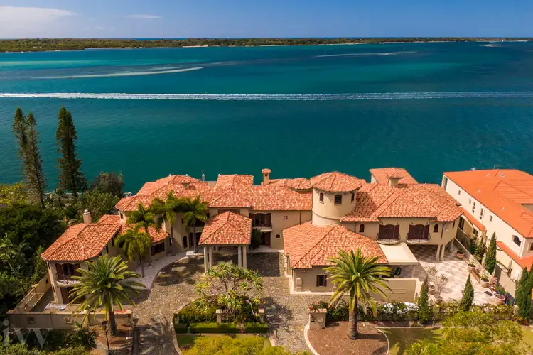 3-7 Sir Lancelot Close, Sovereign Islands QLD 4216