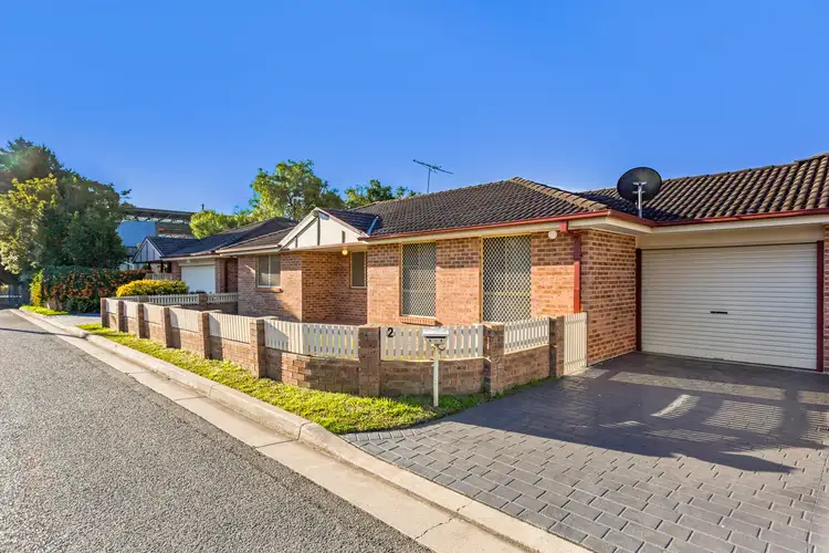 2/19 Broe Avenue, East Hills NSW 2213