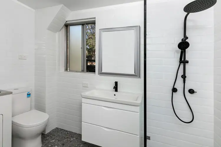 Sixth view of Homely apartment listing, 8/4 Holborn Avenue, Dee Why NSW 2099