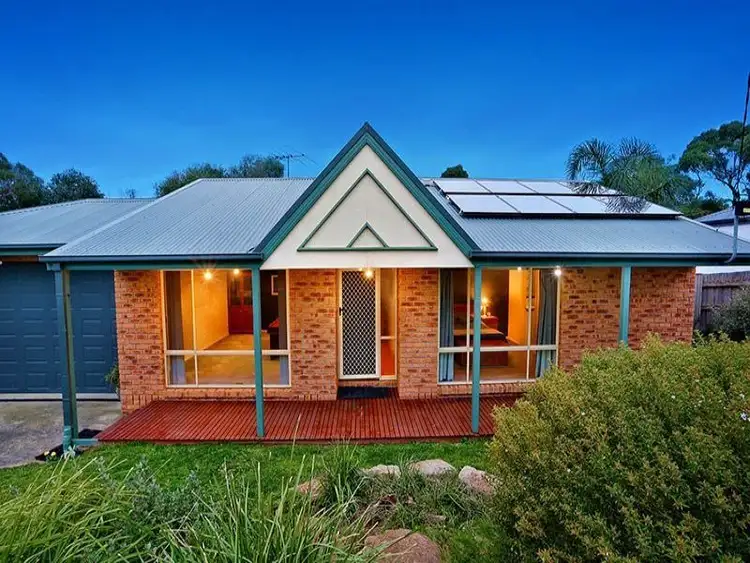 Second view of Homely house listing, 5 Cindy Court, Somerville VIC 3912