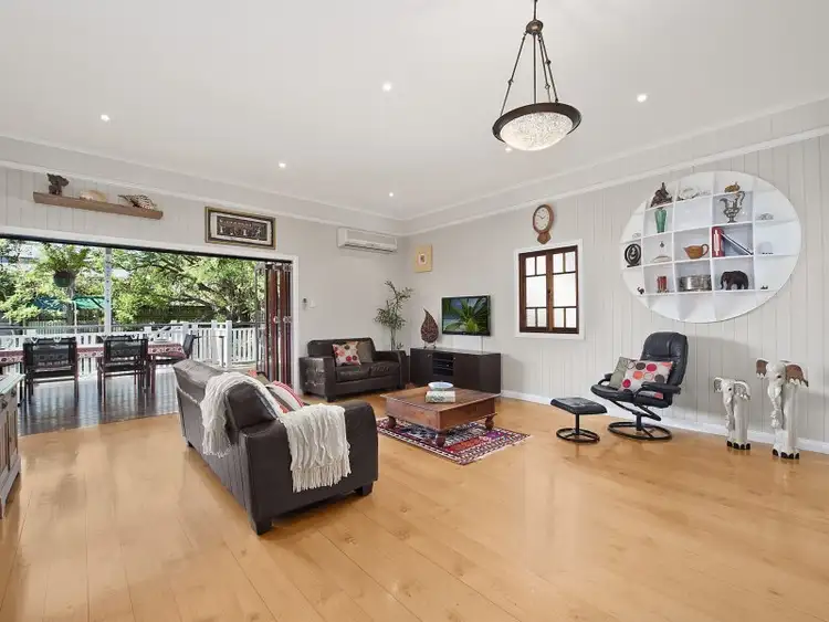 30 Macdonald Street, Norman Park QLD 4170