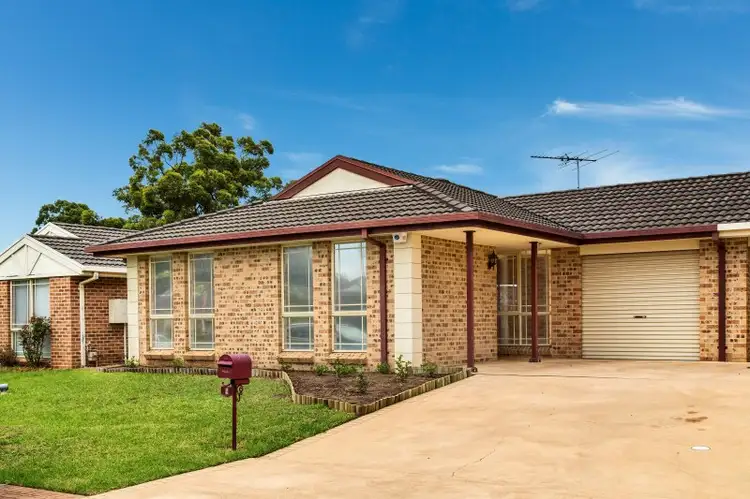 7 Silkyoak Grove, Greenacre NSW 2190