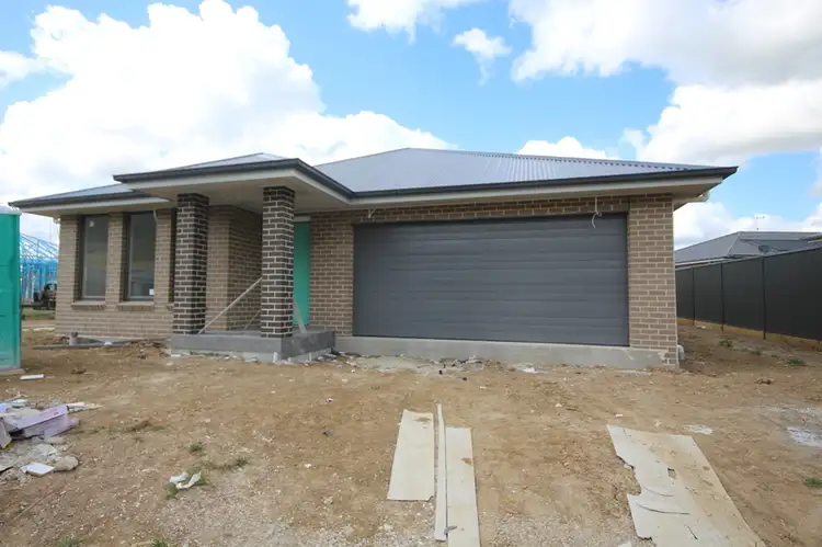 37 Yallambi Street, Picton NSW 2571
