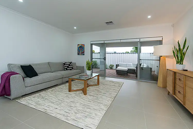 Fifth view of Homely house listing, 1/151 Keane Street, Cloverdale WA 6105