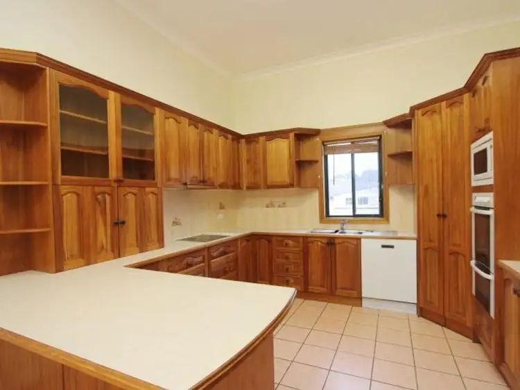 Fifth view of Homely house listing, 2 Emma Street, Goulburn NSW 2580