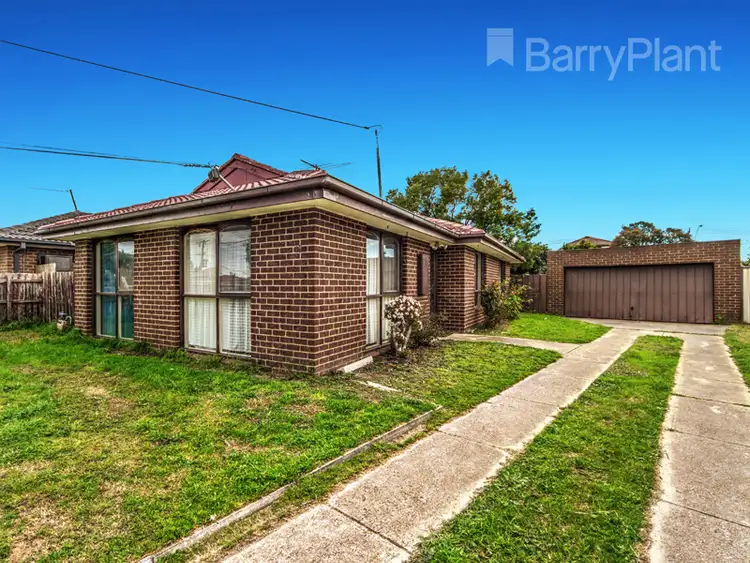 19 Stevenage Crescent, Deer Park VIC 3023