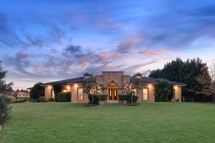 2 The Grange, Kirkham NSW 2570