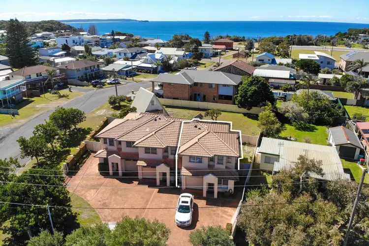 3/12 Lawson Street, Norah Head NSW 2263