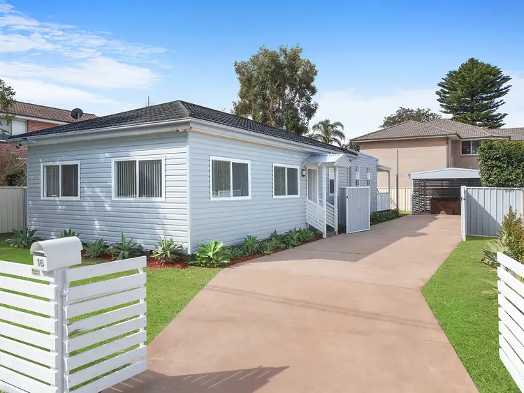 16 Picnic Parade, Ettalong Beach NSW 2257