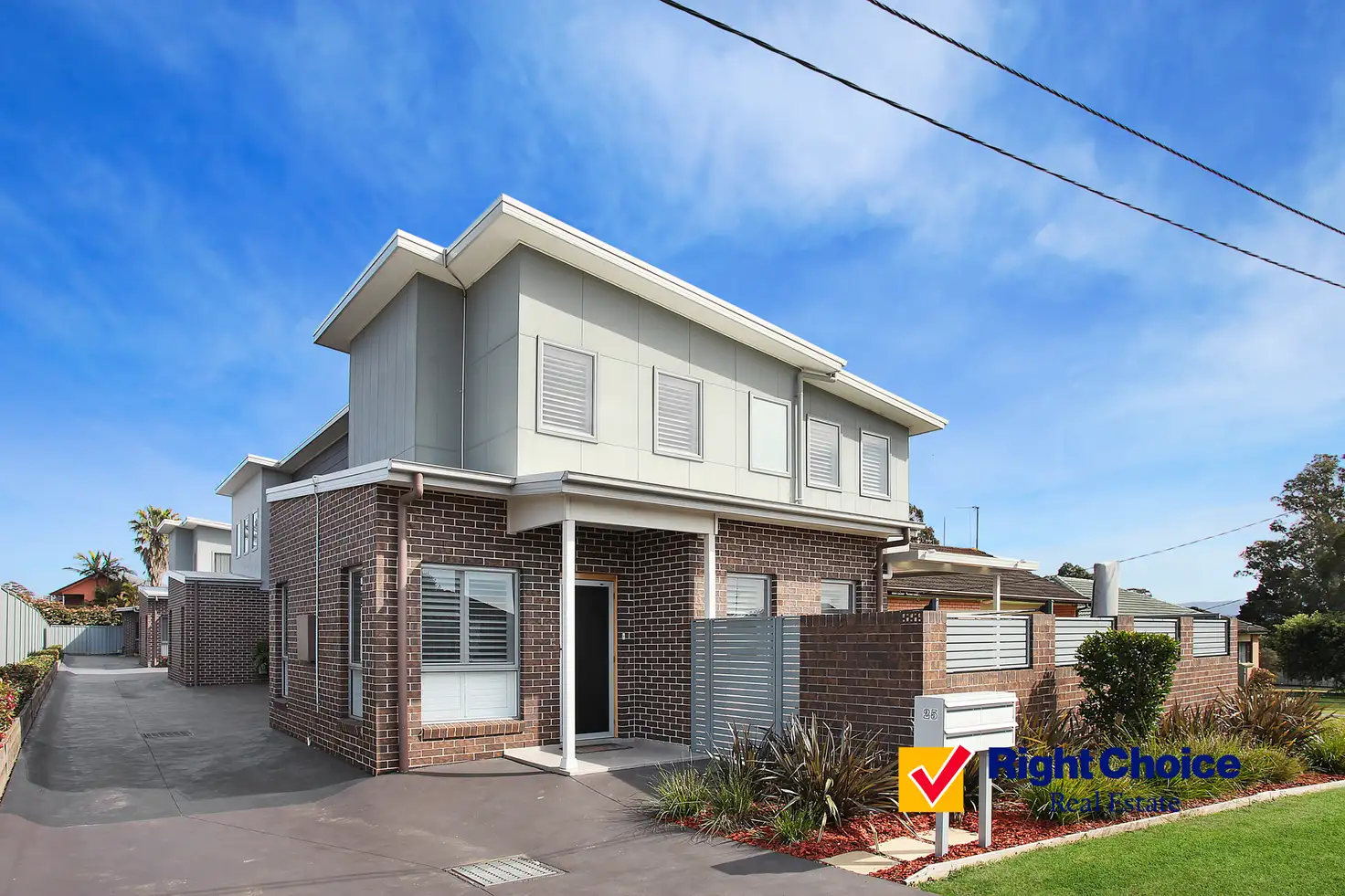 Main view of Homely townhouse listing, 1/25 Devonshire Crescent, Oak Flats NSW 2529