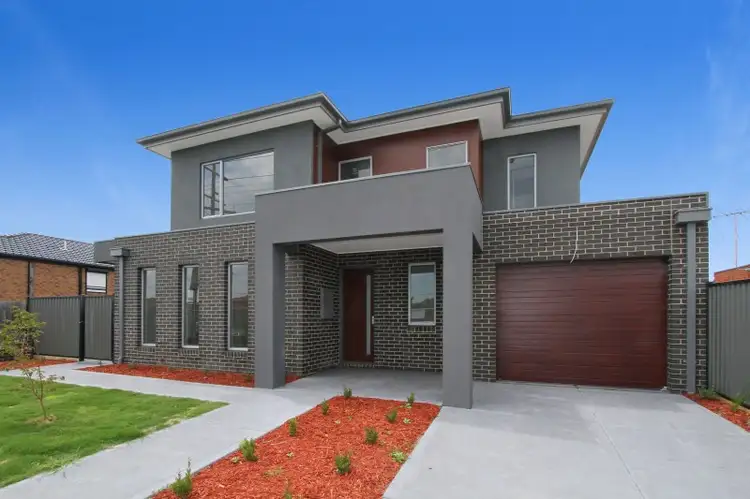 Main view of Homely townhouse listing, 1/158 Main Street, Thomastown VIC 3074