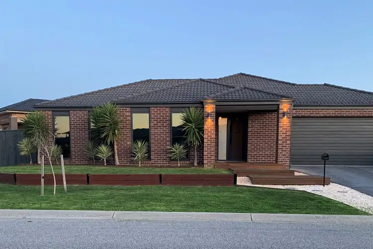 112 Gallery Way, Pakenham VIC 3810