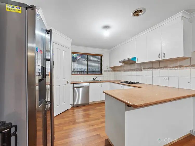 Sixth view of Homely house listing, 2 Thames Court, Cranbourne East VIC 3977