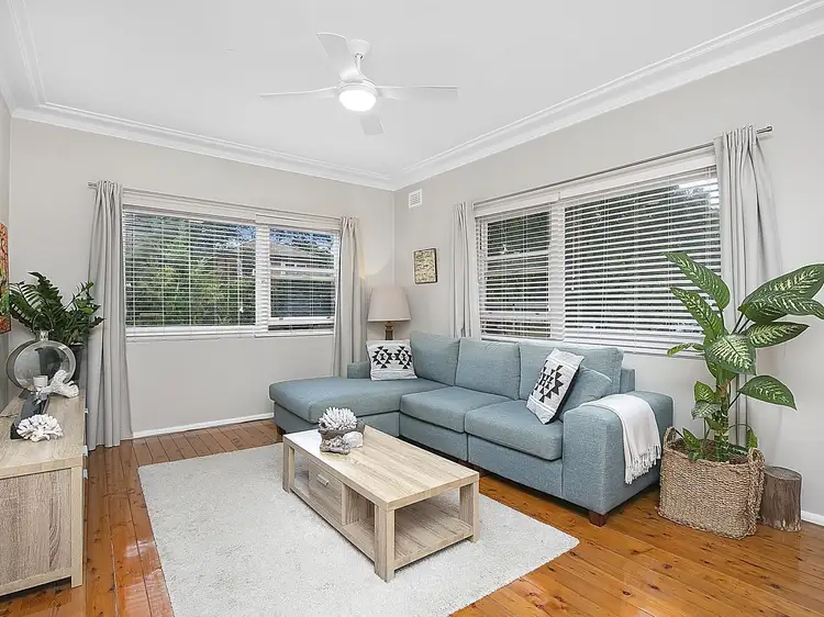 Main view of Homely unit listing, 4/54 Seaview Street, Cronulla NSW 2230