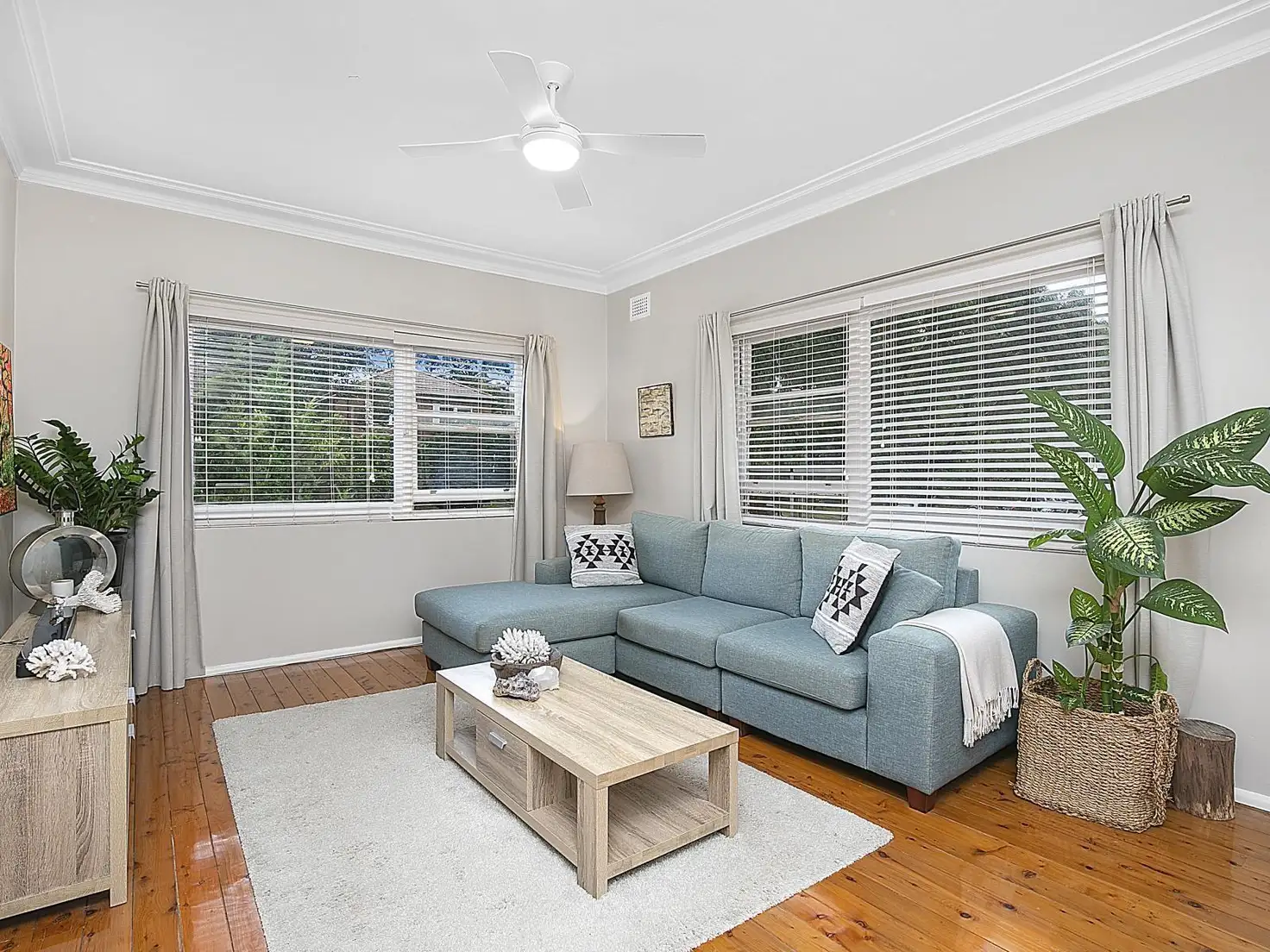 Main view of Homely unit listing, 4/54 Seaview Street, Cronulla NSW 2230