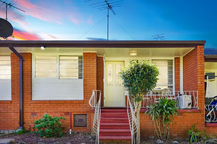 3/26a Christian Road, Punchbowl NSW 2196