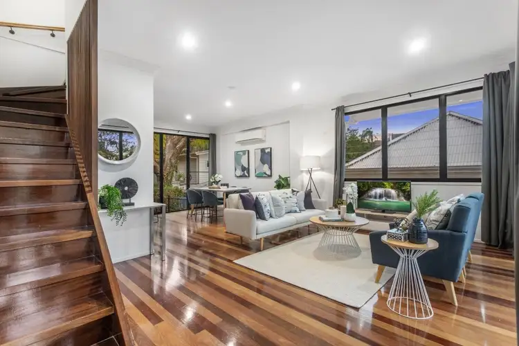 8 Rennie Street