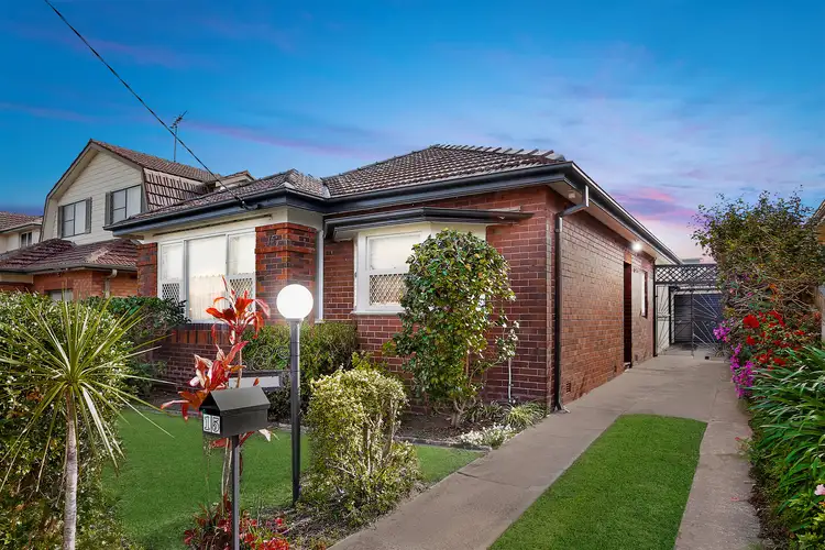 15 Speed Avenue, Russell Lea NSW 2046