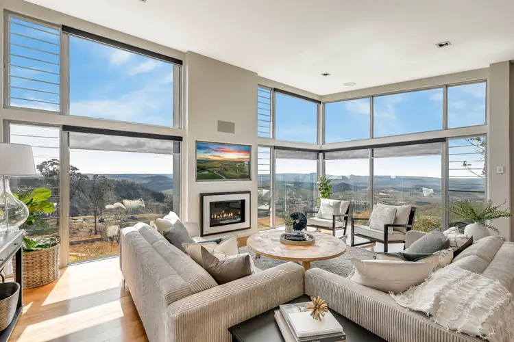 15 St Ives Court, Mount Lofty QLD 4350