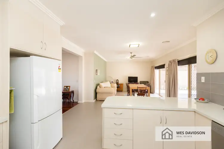 Fifth view of Homely townhouse listing, 6 Weight Close, Horsham VIC 3400