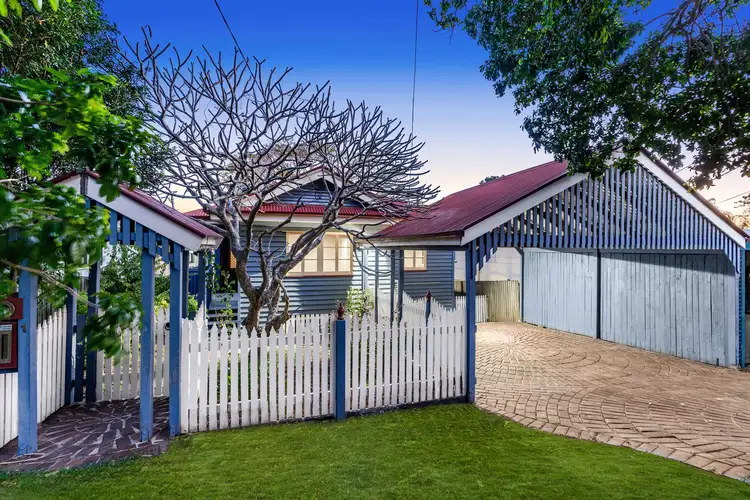 21 Barrinia Street, Manly QLD 4179
