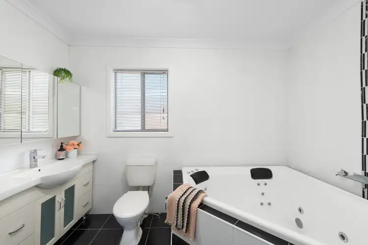 Sixth view of Homely house listing, 40 Ranchby Avenue, Lake Heights NSW 2502