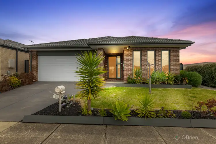 19 Jutland Close, Clyde North VIC 3978