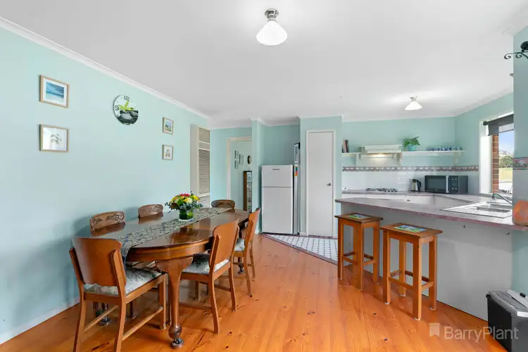 Fifth view of Homely house listing, 28 Valley View Crescent, Berwick VIC 3806
